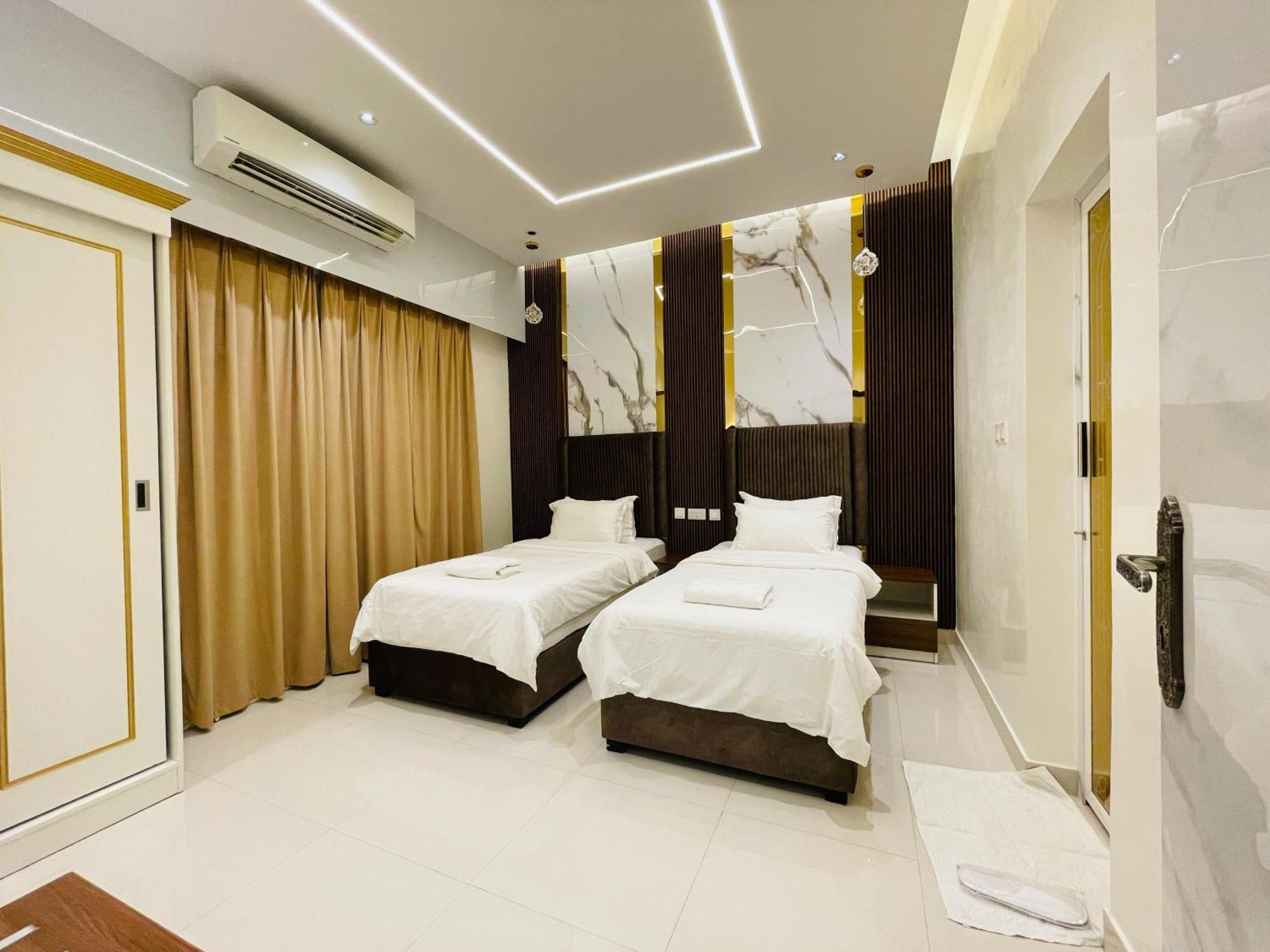 Mabahj Garnatha Hotel Apartments Sohar Eksteriør billede